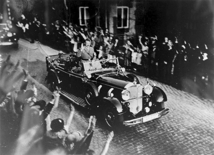 Adolf Hitler crosses Hannover in his car